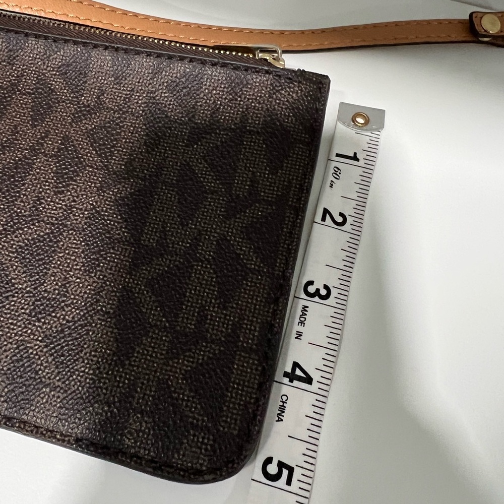 Michael Kors Brown Wristlet, wallet or insert - Picture 10 of 11